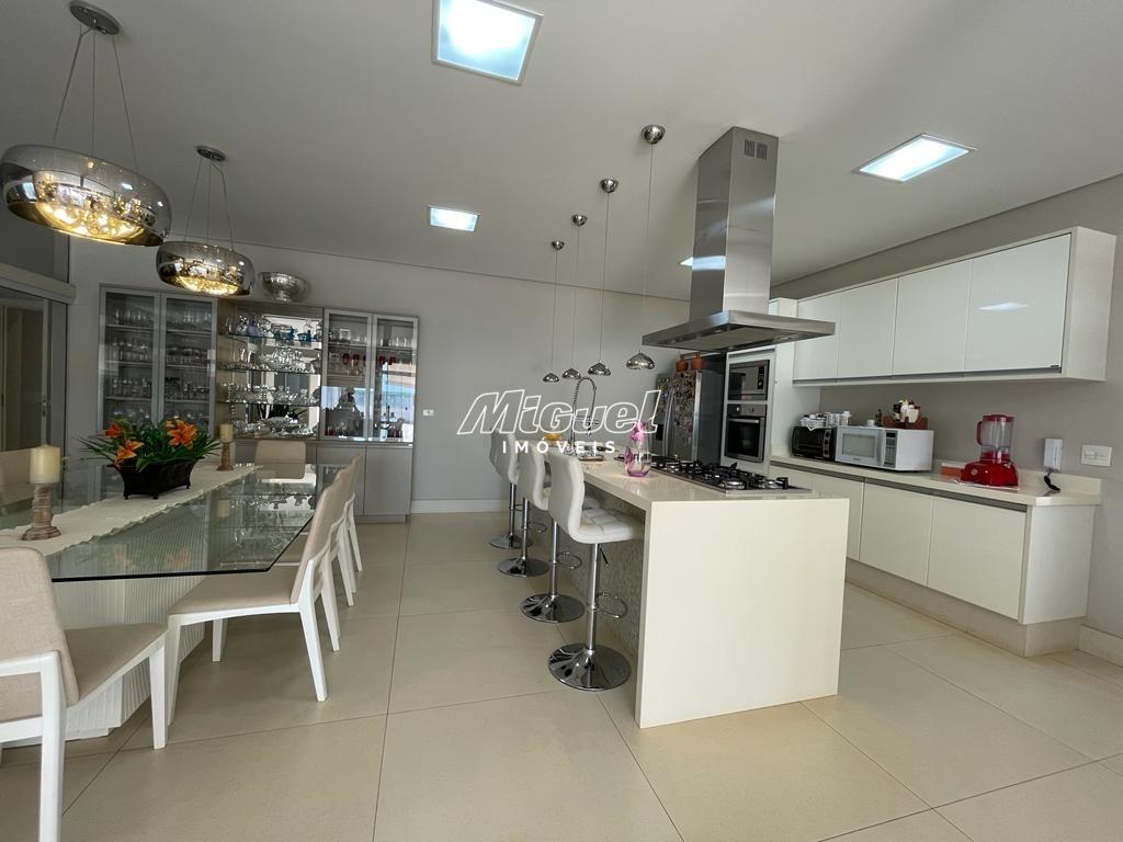 Casa em Condomínio à venda no Monte Alegre: 