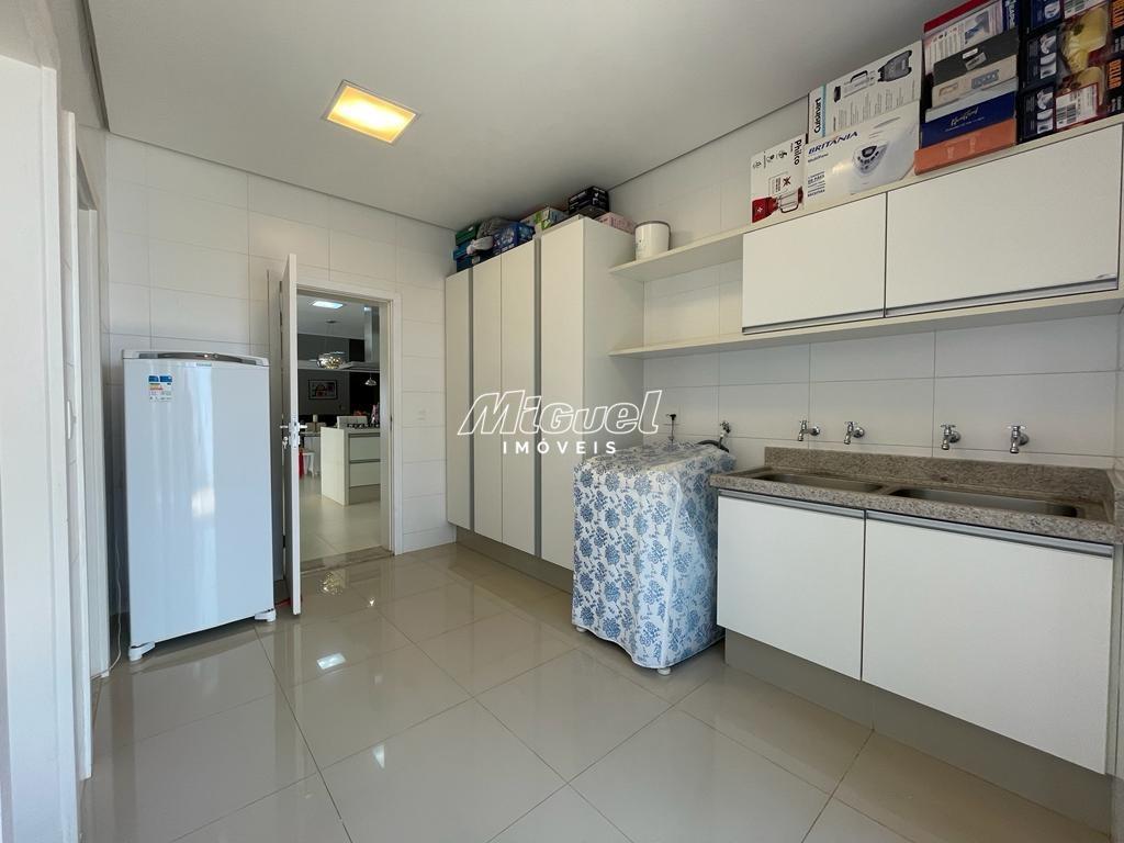 Casa em Condomínio à venda no Monte Alegre: 