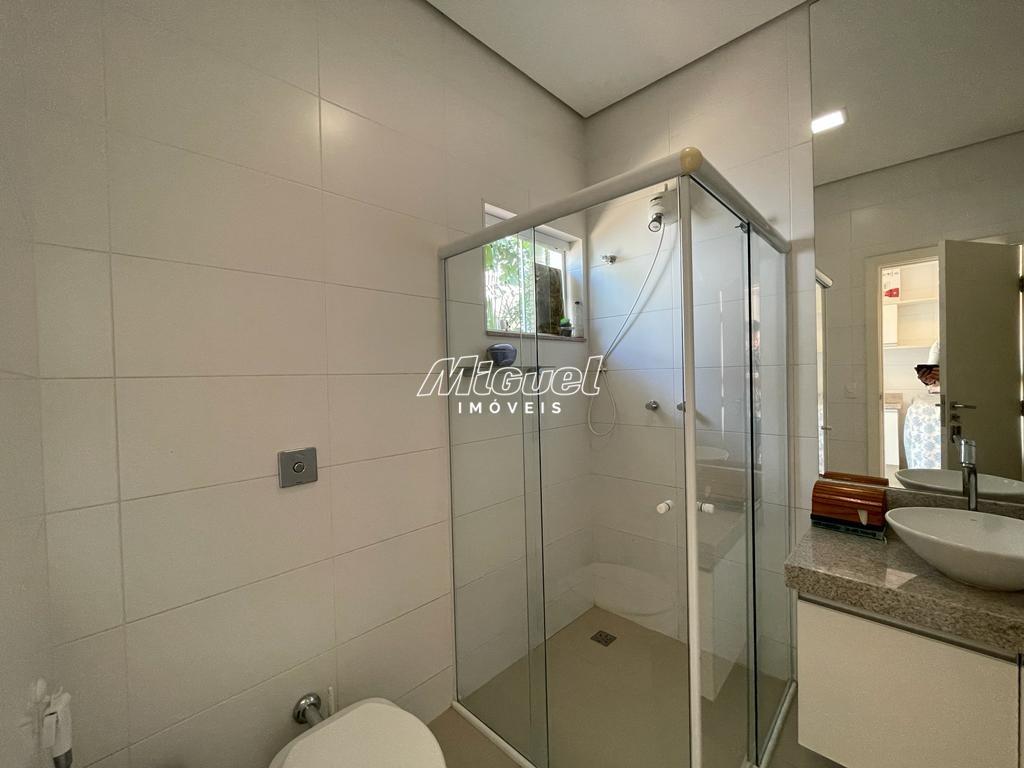 Casa em Condomínio à venda no Monte Alegre: 