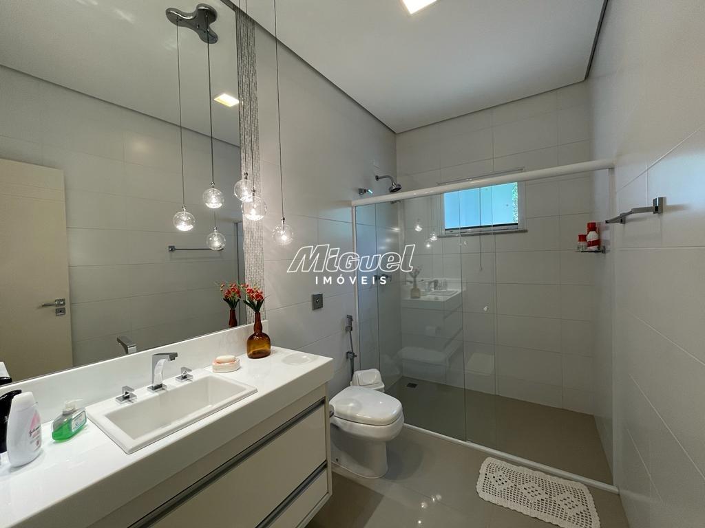 Casa em Condomínio à venda no Monte Alegre: 