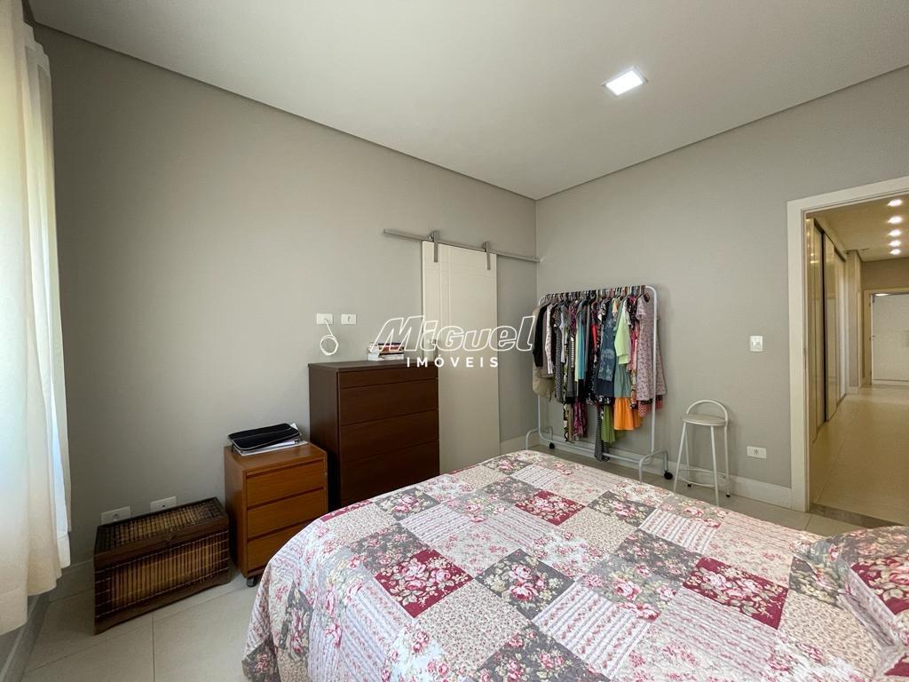 Casa em Condomínio à venda no Monte Alegre: 