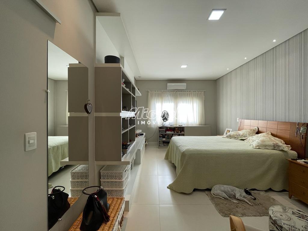 Casa em Condomínio à venda no Monte Alegre: 