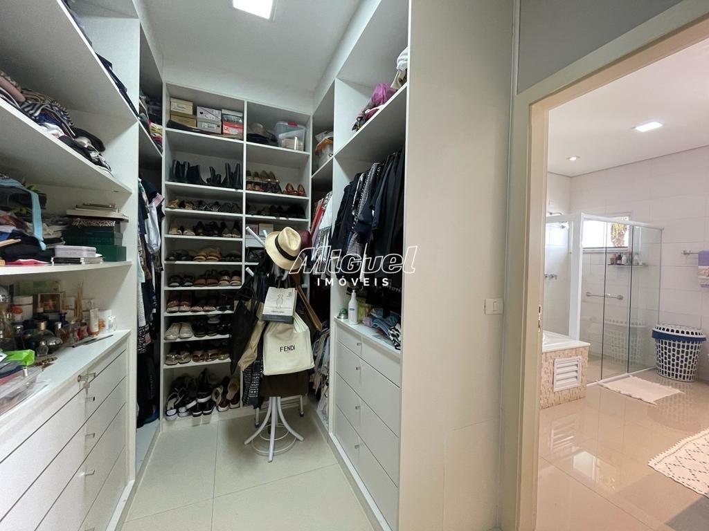 Casa em Condomínio à venda no Monte Alegre: 