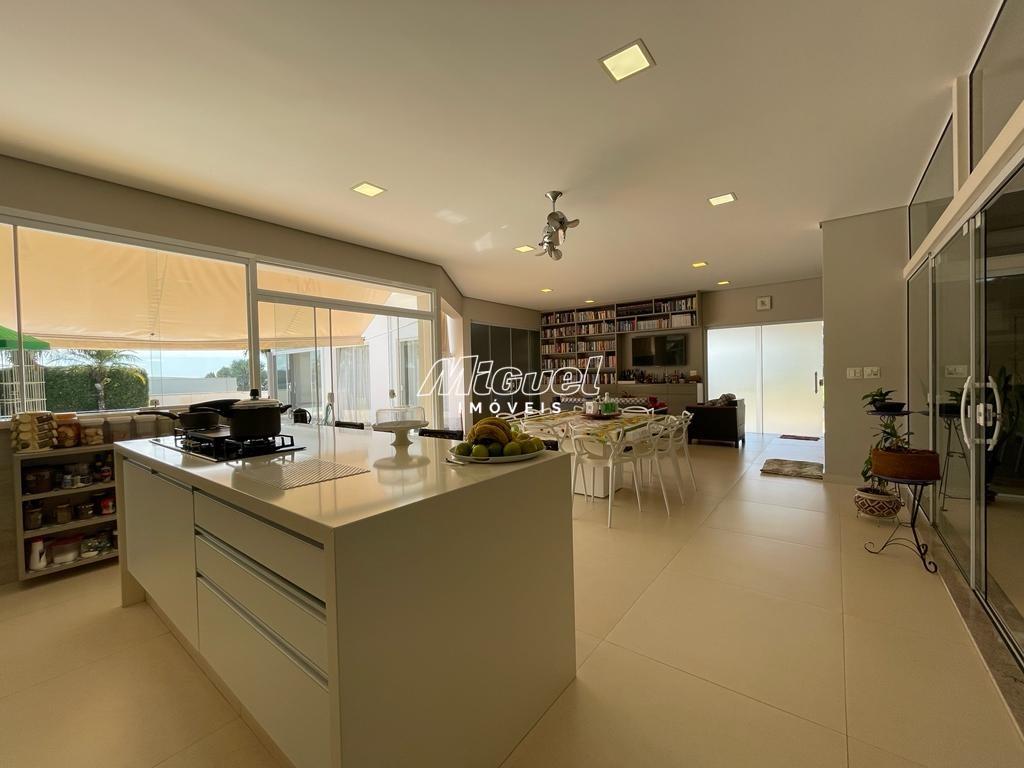 Casa em Condomínio à venda no Monte Alegre: 