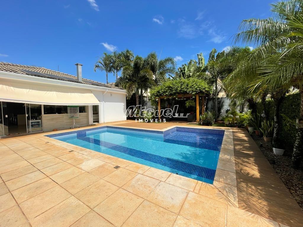 Casa em Condomínio à venda no Monte Alegre: 