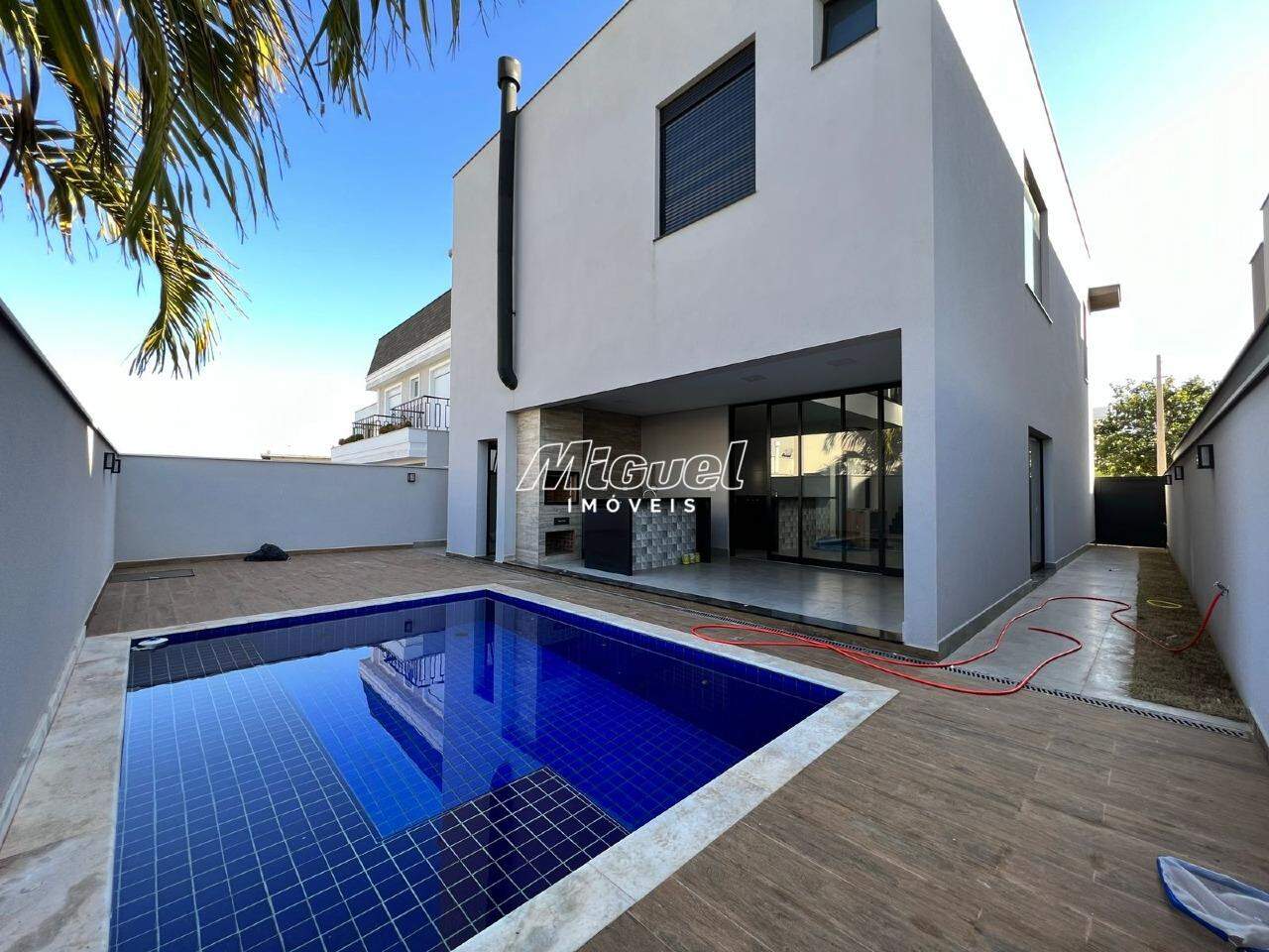 Casa em Condomínio, para aluguel, Santa Rosa - Piracicaba 4 quartos Residencial Villa D’Aquila: