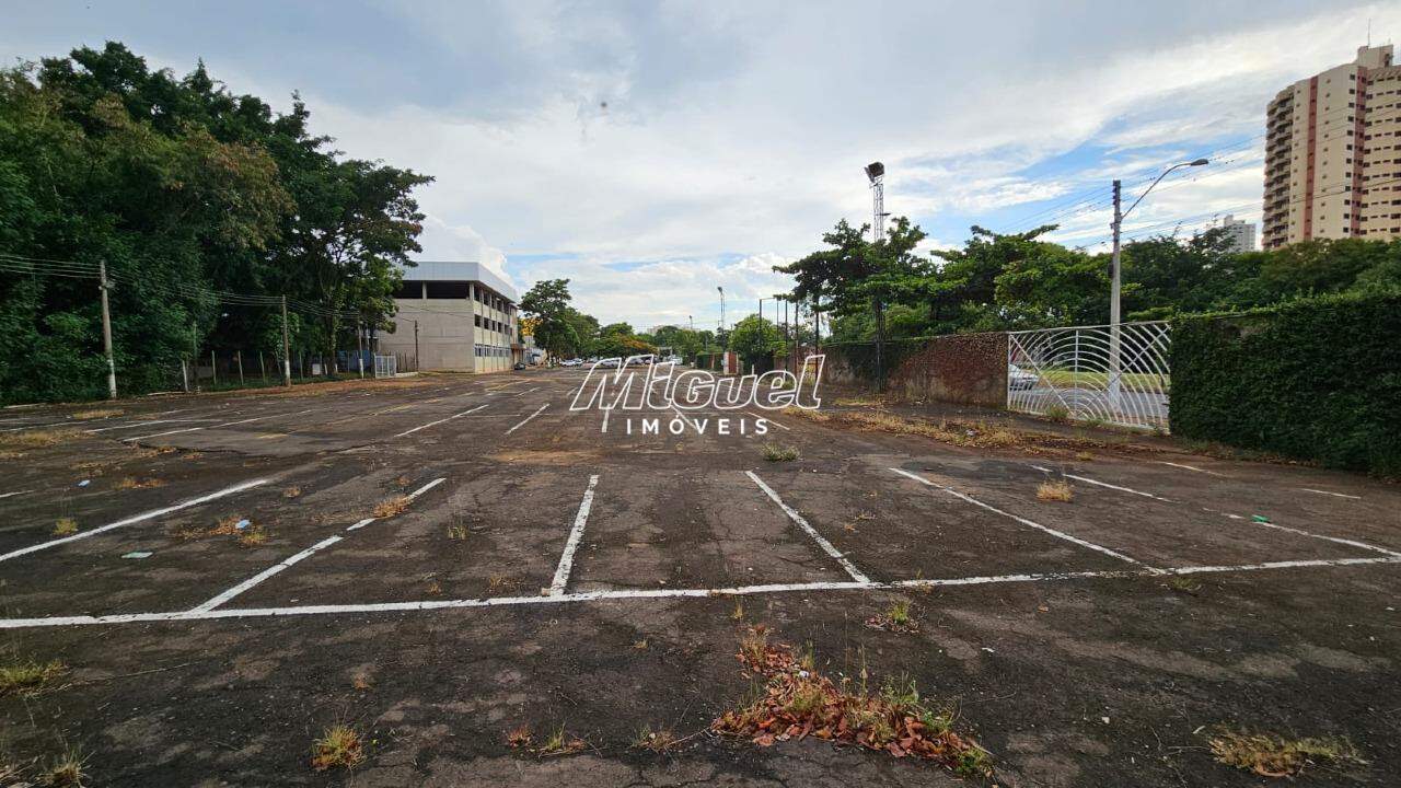 Prédio Comercial para aluguel no Vila Monteiro: 
