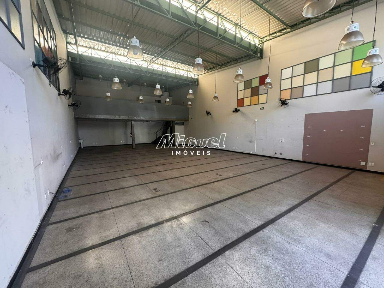 Prédio Comercial para aluguel no Piracicamirim: