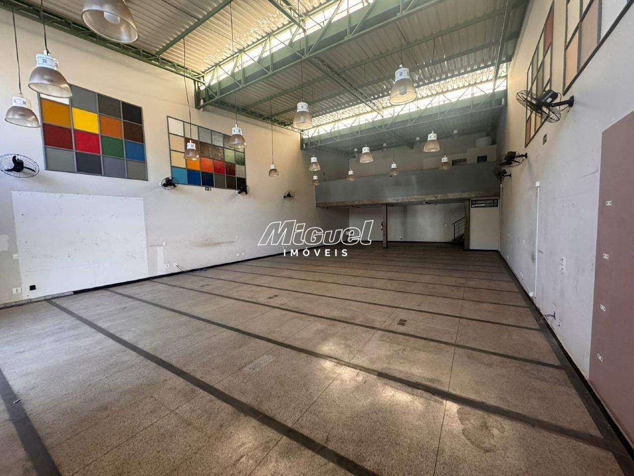 Prédio Comercial para aluguel no Piracicamirim: