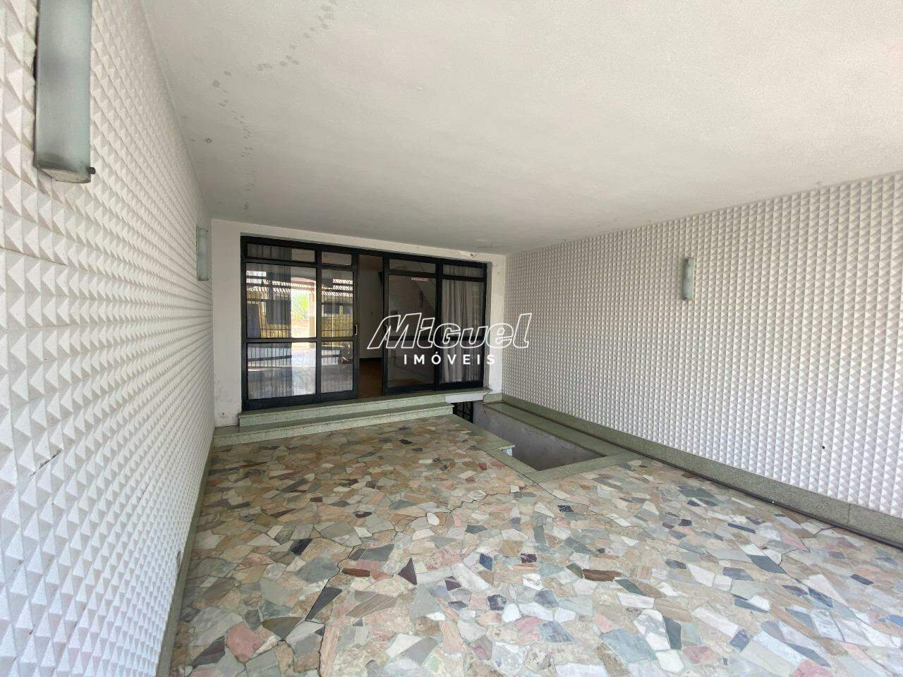 Casa à venda no Centro: