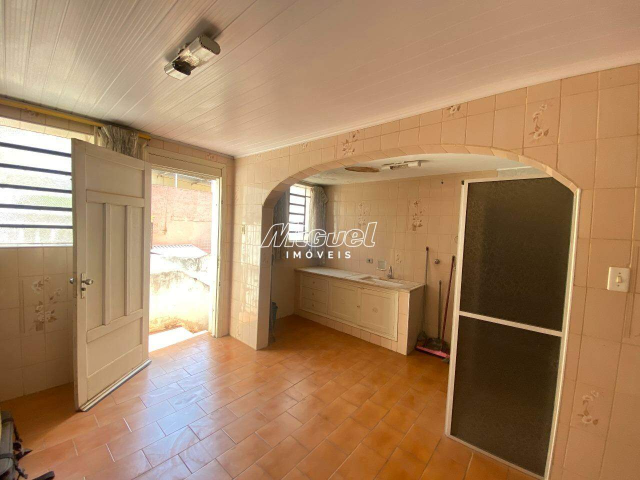 Casa à venda no Centro: