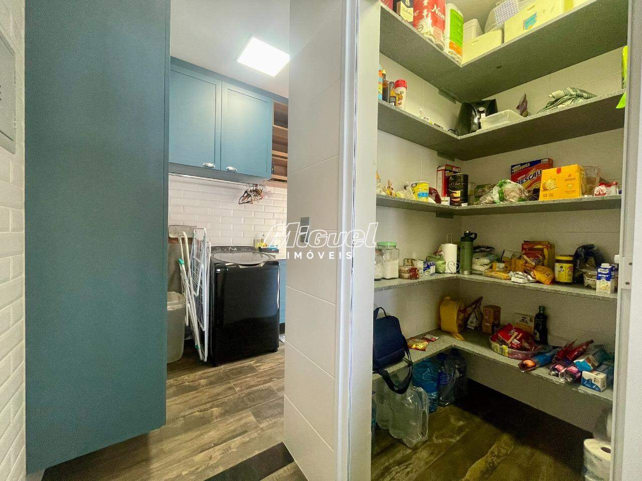 Casa em Condomínio à venda no Reserva Jequitibá: 