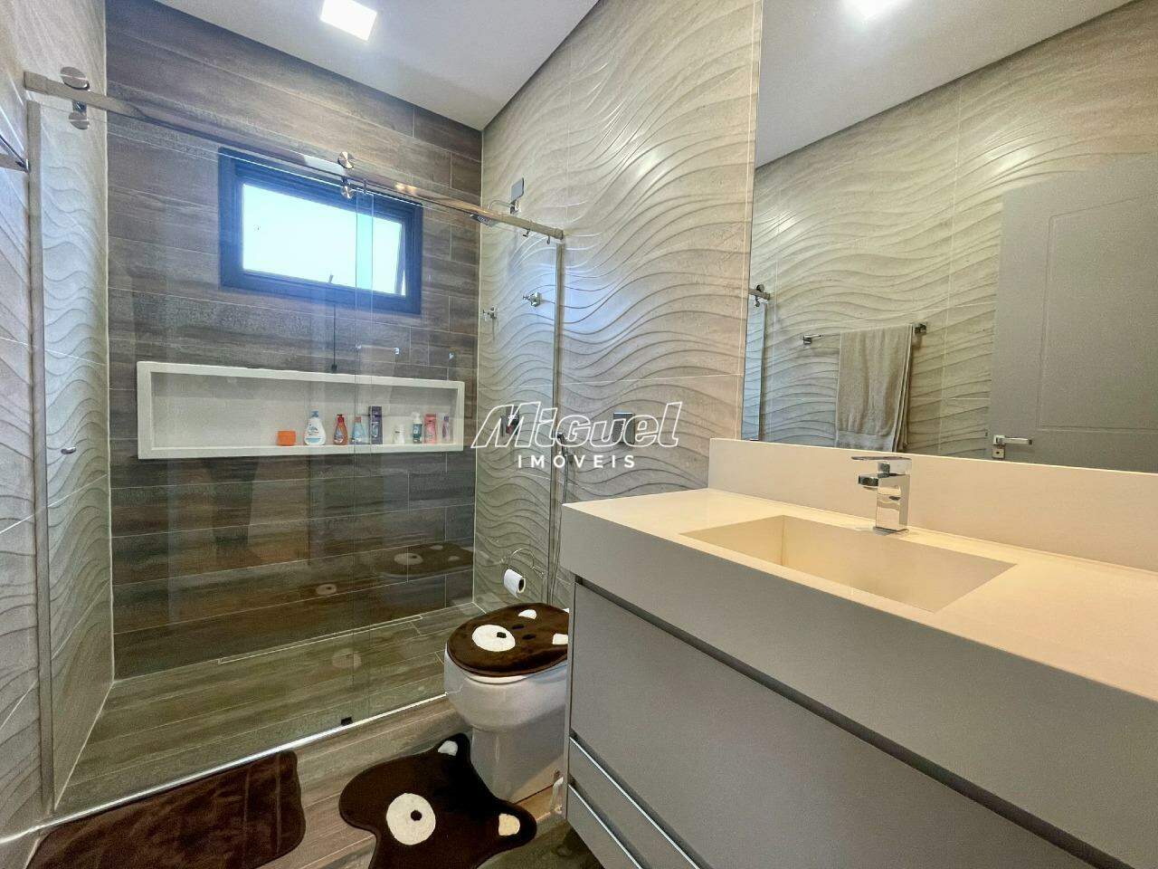 Casa em Condomínio à venda no Reserva Jequitibá: 