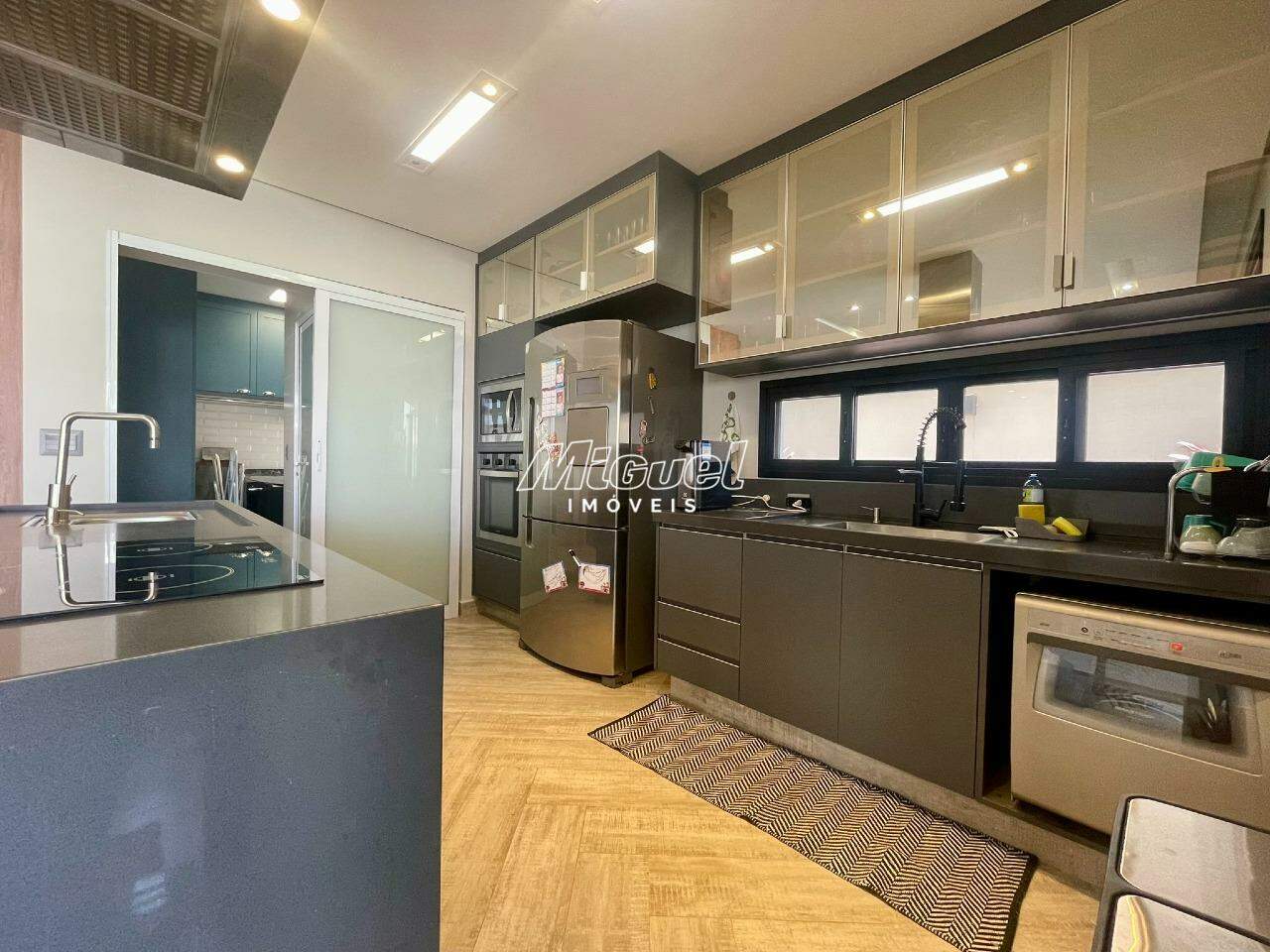 Casa em Condomínio à venda no Reserva Jequitibá: 