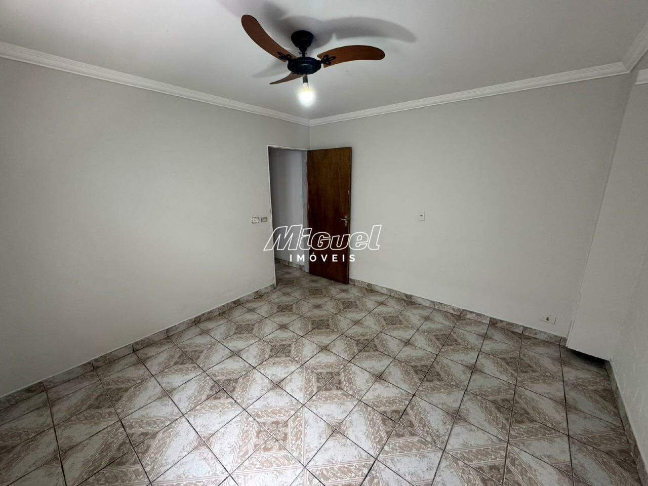 Casa para aluguel no Jardim Itapuã: 