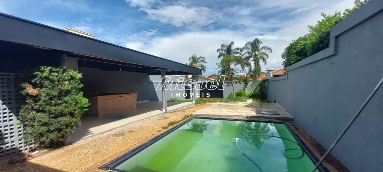 Casa em Condomínio para aluguel no Dois Córregos: