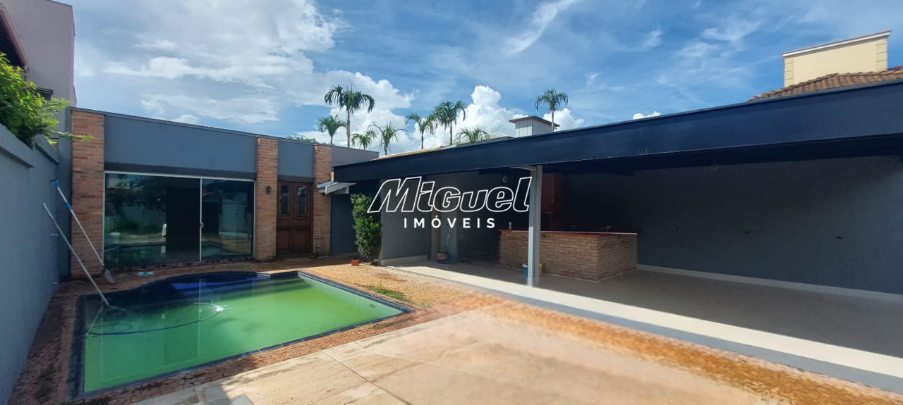 Casa em Condomínio para aluguel no Dois Córregos: