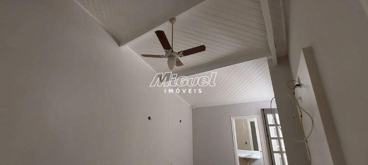 Casa em Condomínio para aluguel no Dois Córregos: 