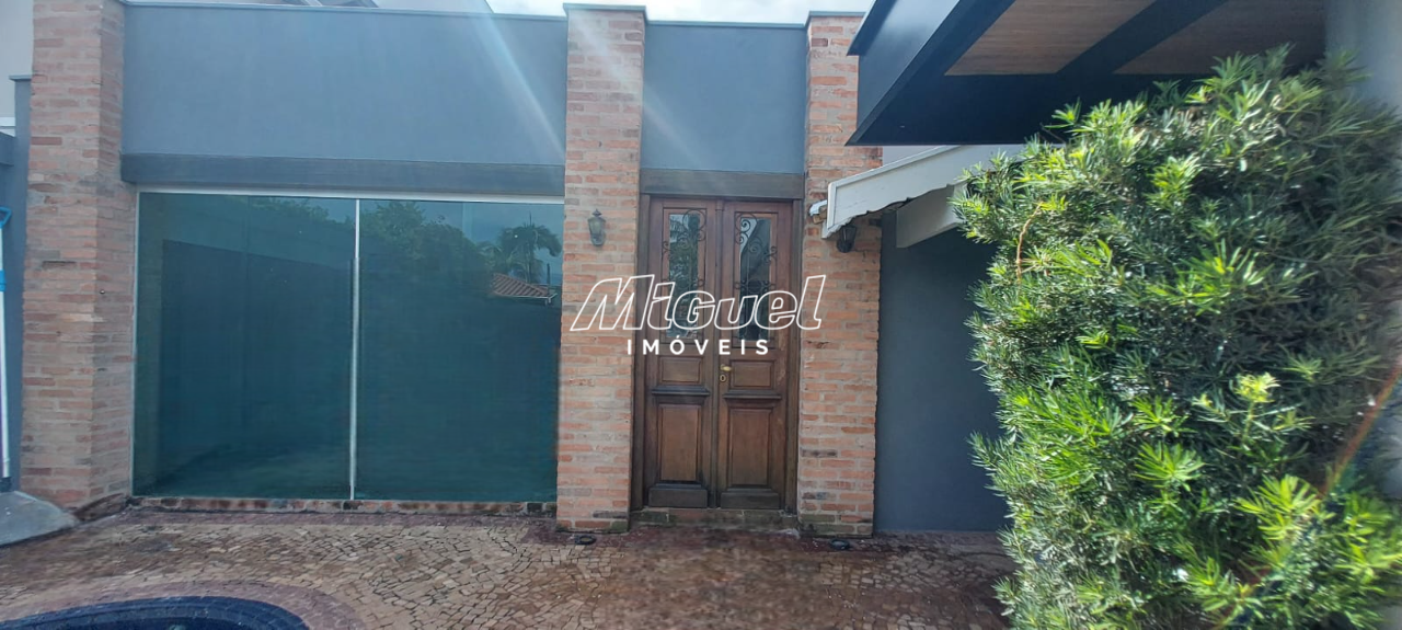 Casa em Condomínio para aluguel no Dois Córregos: 