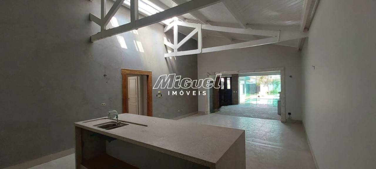 Casa em Condomínio para aluguel no Dois Córregos: 