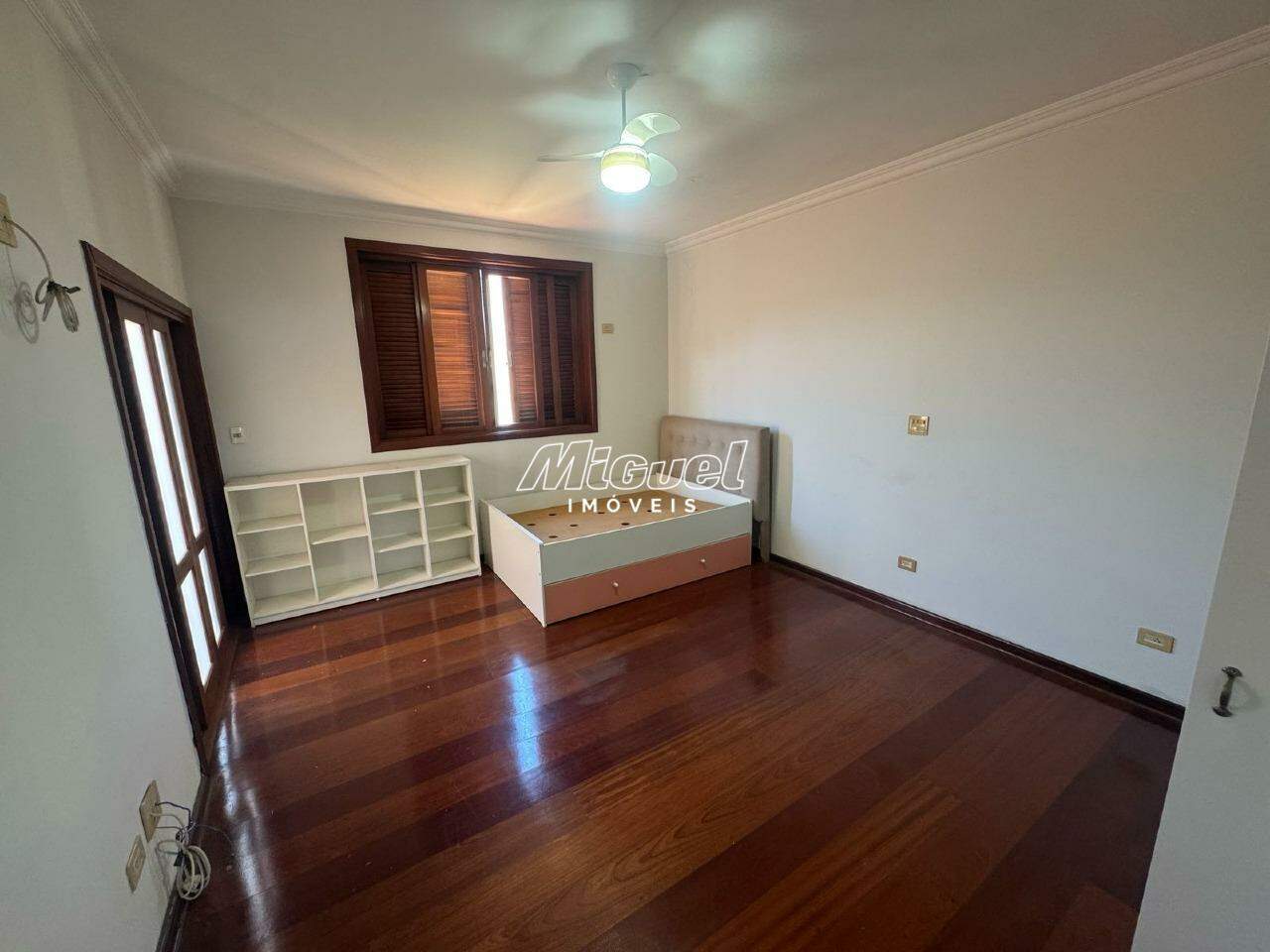 Casa em Condomínio, Área Total 573,29m² para aluguel, Terras de Piracicaba III - Piracicaba 4 quartos Condomínio Terras de Piracicaba III : 