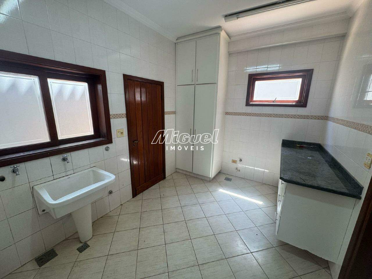 Casa em Condomínio, Área Total 573,29m² para aluguel, Terras de Piracicaba III - Piracicaba 4 quartos Condomínio Terras de Piracicaba III : 