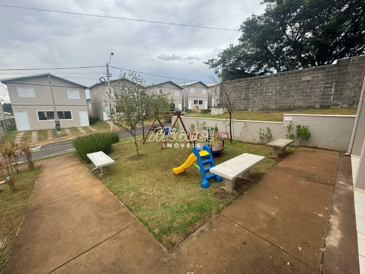 Casa em Condomínio para aluguel no Parque Residencial Piracicaba: 