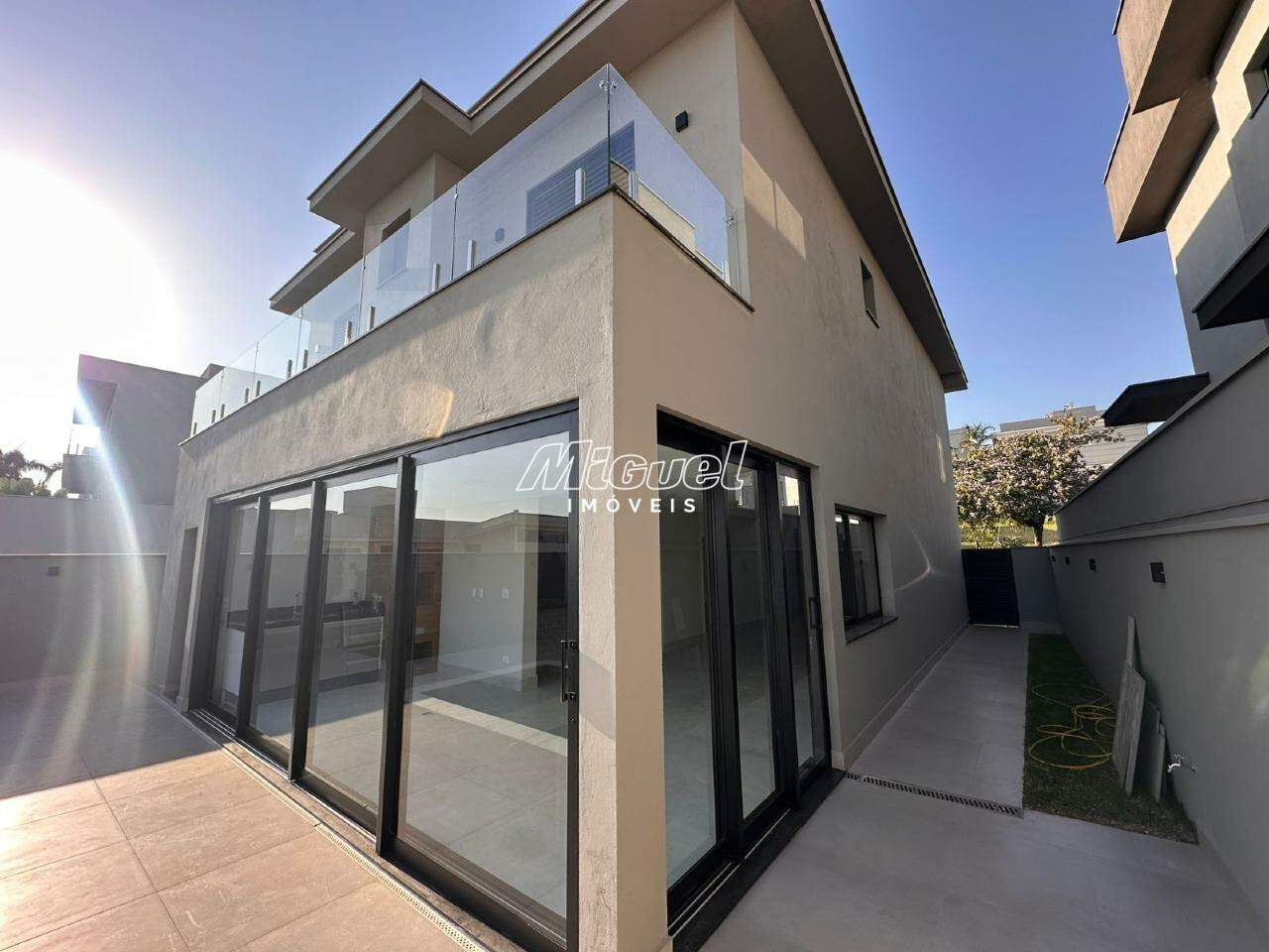 Casa em Condomínio, Área Total 302,38m² para aluguel, Santa Rosa Ipês - Piracicaba 3 quartos Residencial Villa D’Aquila :