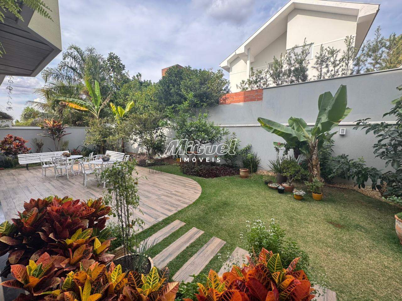 Casa em Condomínio, Área Total 517,50m² para aluguel, Monte Alegre - Piracicaba 5 quartos Condomínio Monte Alegre : 