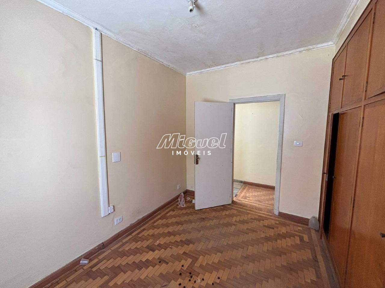 Casa, à venda, Centro - 4 quartos - Capivari/SP: 