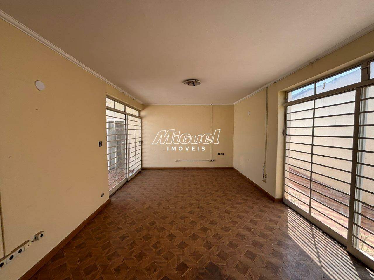 Casa, à venda, Centro - 4 quartos - Capivari/SP: 