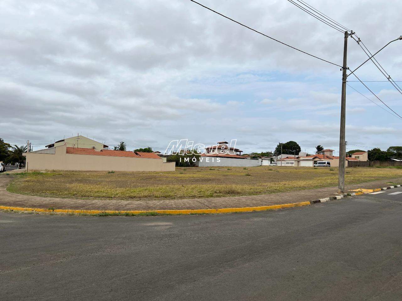 Área, à venda, Centro - - Saltinho/SP: 