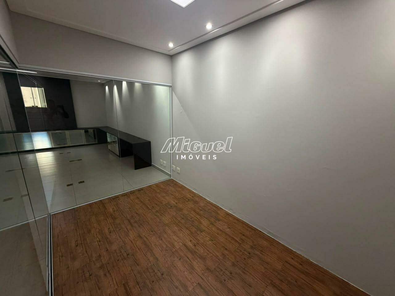 Salão Comercial, para aluguel, Vila Rezende - - Piracicaba/SP: