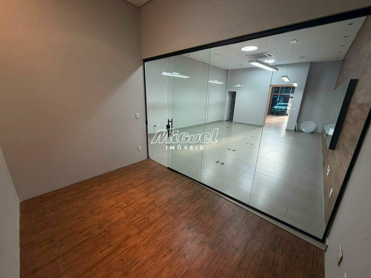 Salão Comercial, para aluguel, Vila Rezende - - Piracicaba/SP: