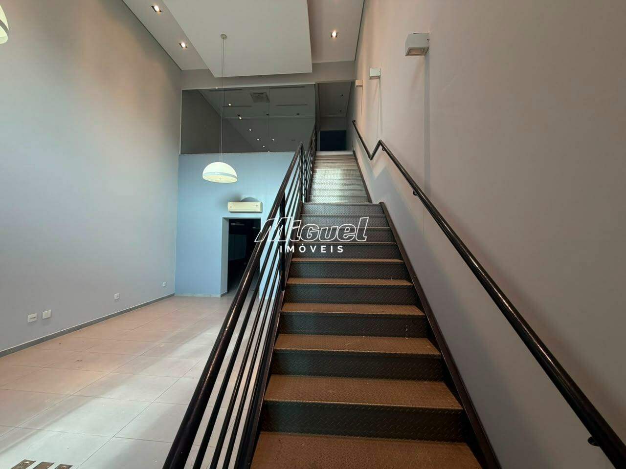 Salão Comercial, para aluguel, Vila Rezende - - Piracicaba/SP: