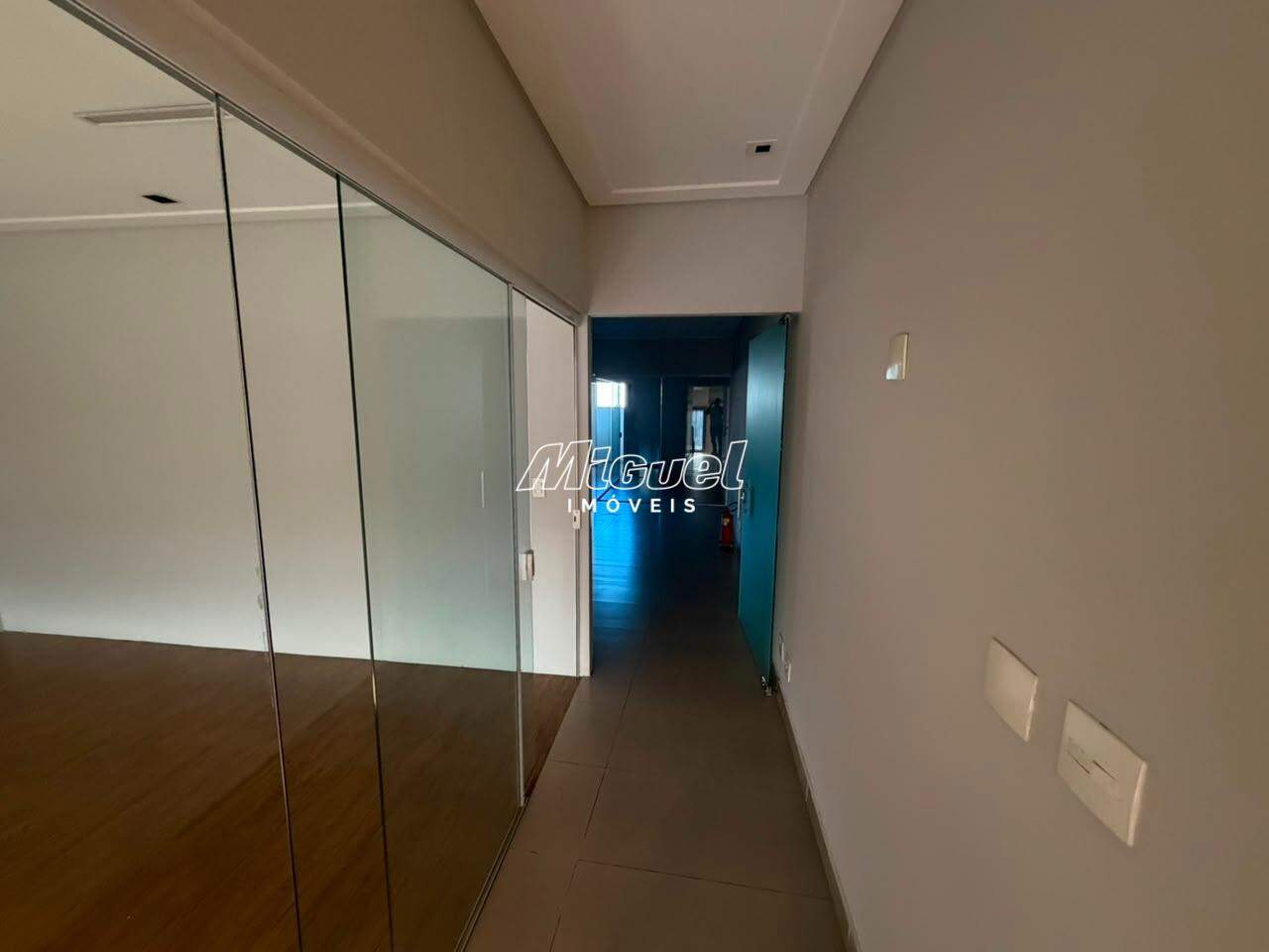 Salão Comercial, para aluguel, Vila Rezende - - Piracicaba/SP: