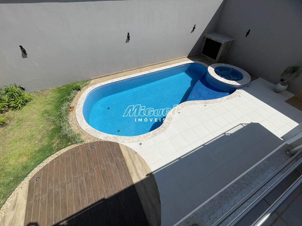 Casa em Condomínio à venda no Morato: 
