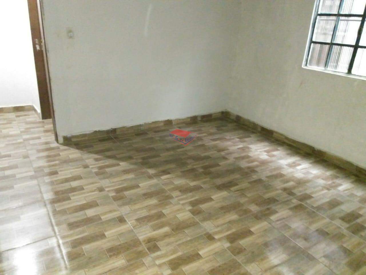 Casa para alugar com 2 quartos, 80m² - Foto 12