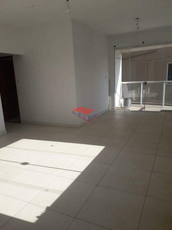 Apartamento à venda com 3 quartos, 116m² - Foto 3