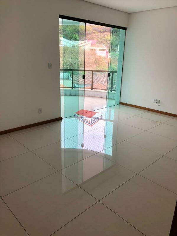 Apartamento à venda com 3 quartos, 115m² - Foto 2