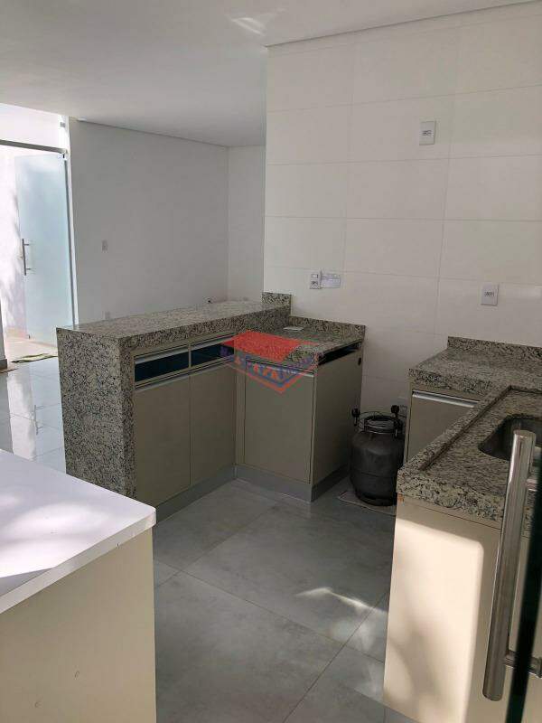 Casa à venda com 3 quartos, 120m² - Foto 11