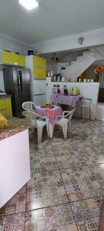 Casa para alugar com 3 quartos, 184m² - Foto 4