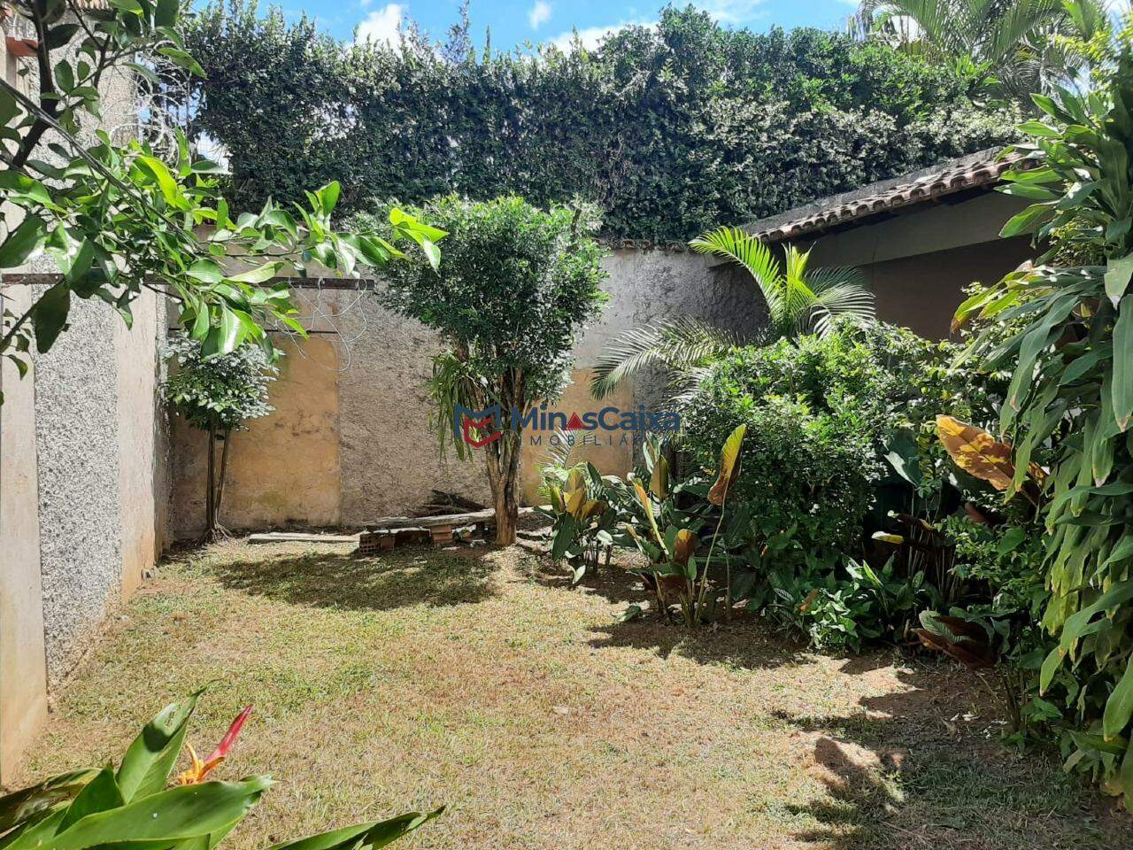 Casa à venda com 4 quartos, 300m² - Foto 17