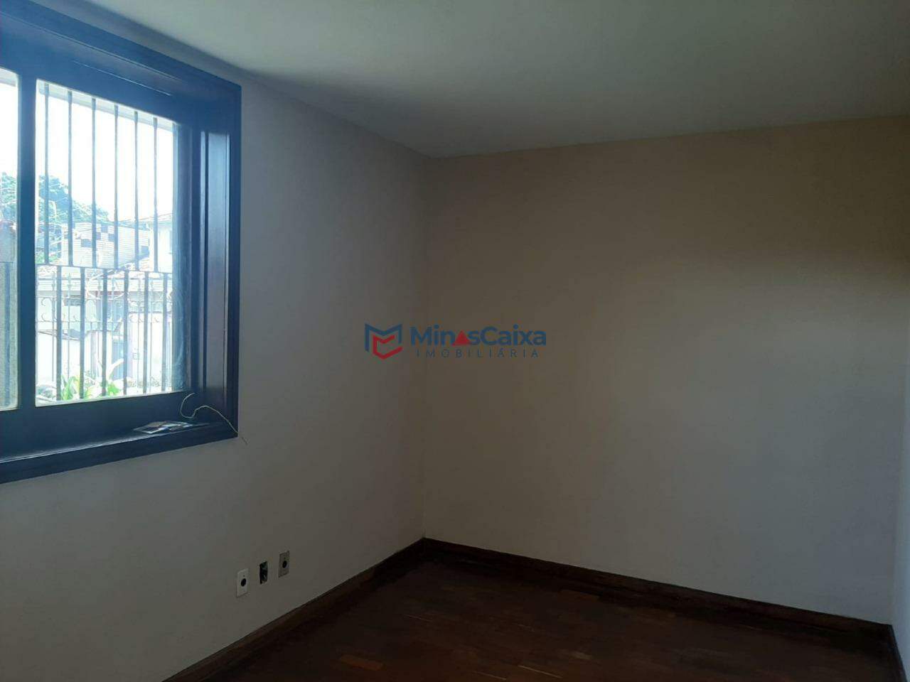 Casa à venda com 4 quartos, 300m² - Foto 12