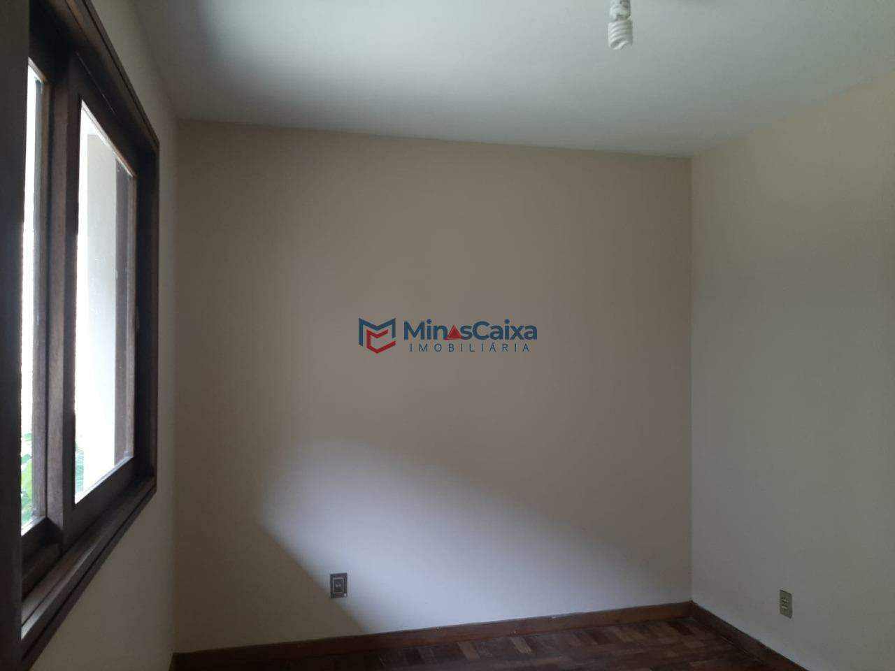 Casa à venda com 4 quartos, 300m² - Foto 13