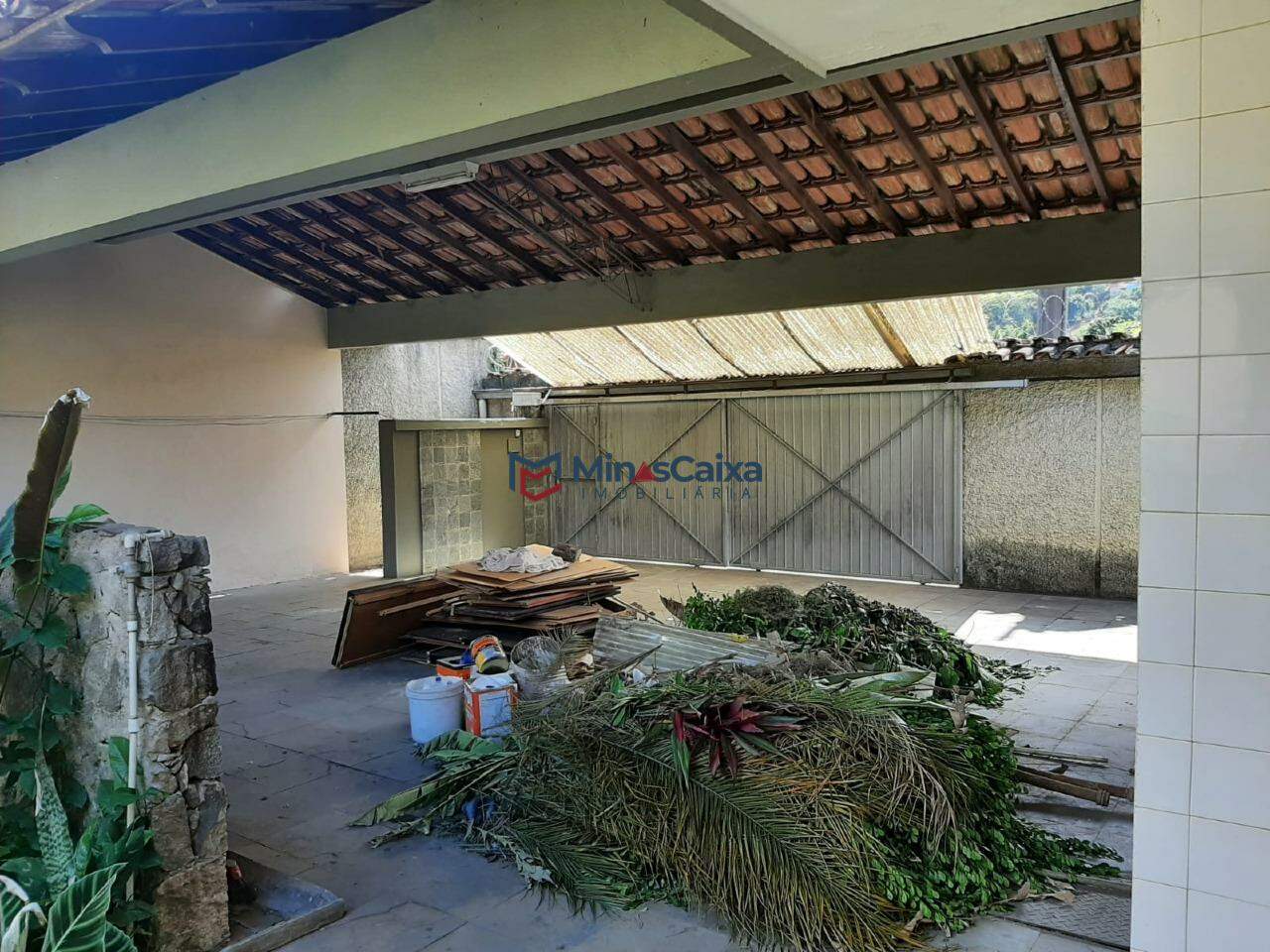Casa à venda com 4 quartos, 300m² - Foto 16