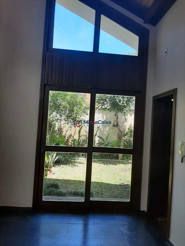 Casa à venda com 4 quartos, 300m² - Foto 7