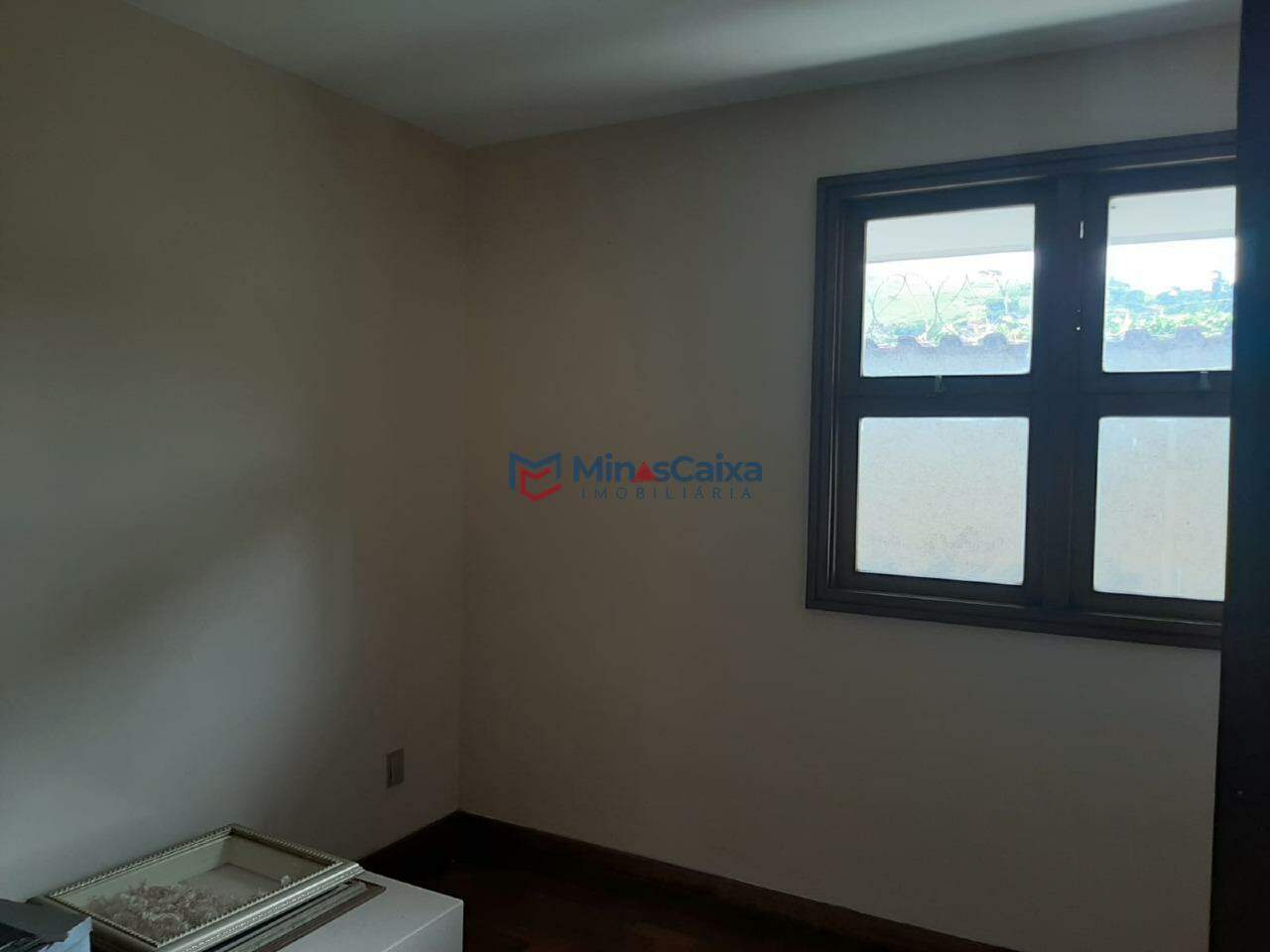 Casa à venda com 4 quartos, 300m² - Foto 11