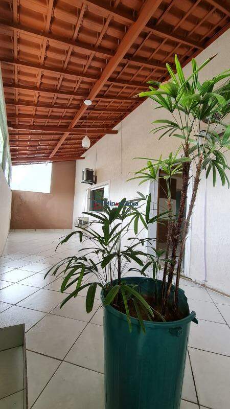 Casa à venda com 4 quartos, 360m² - Foto 2