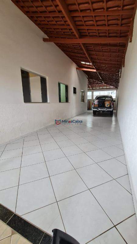 Casa à venda com 4 quartos, 360m² - Foto 3